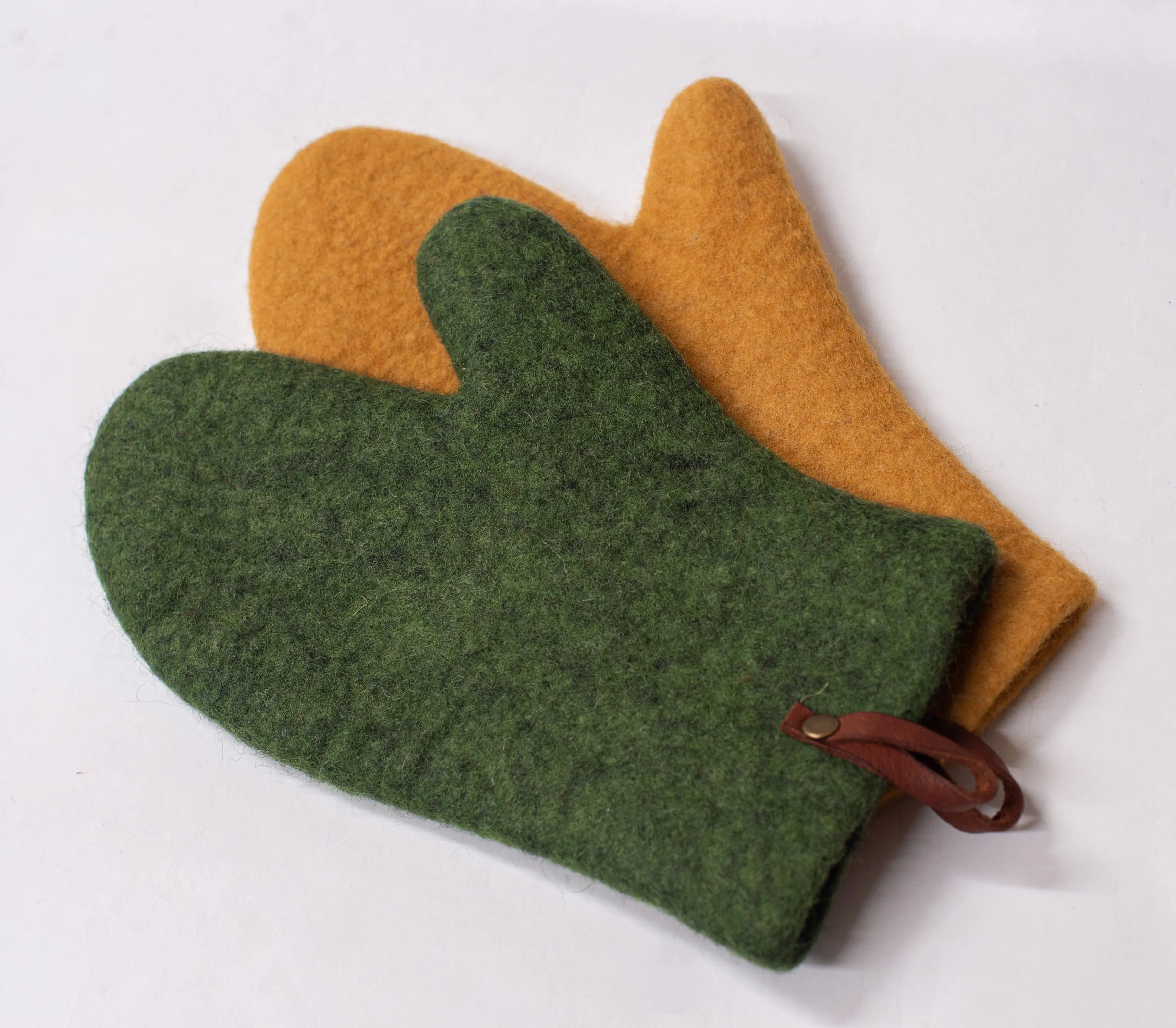 Felted wool oven mittens and pot holder set