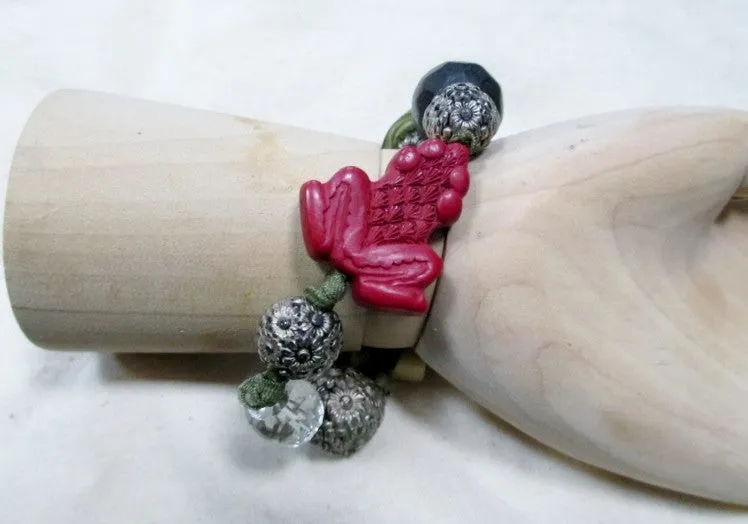 RED FROG DRAGONFLY hipster indie ethnic chunky Bead Bracelet Bangle Jewelry