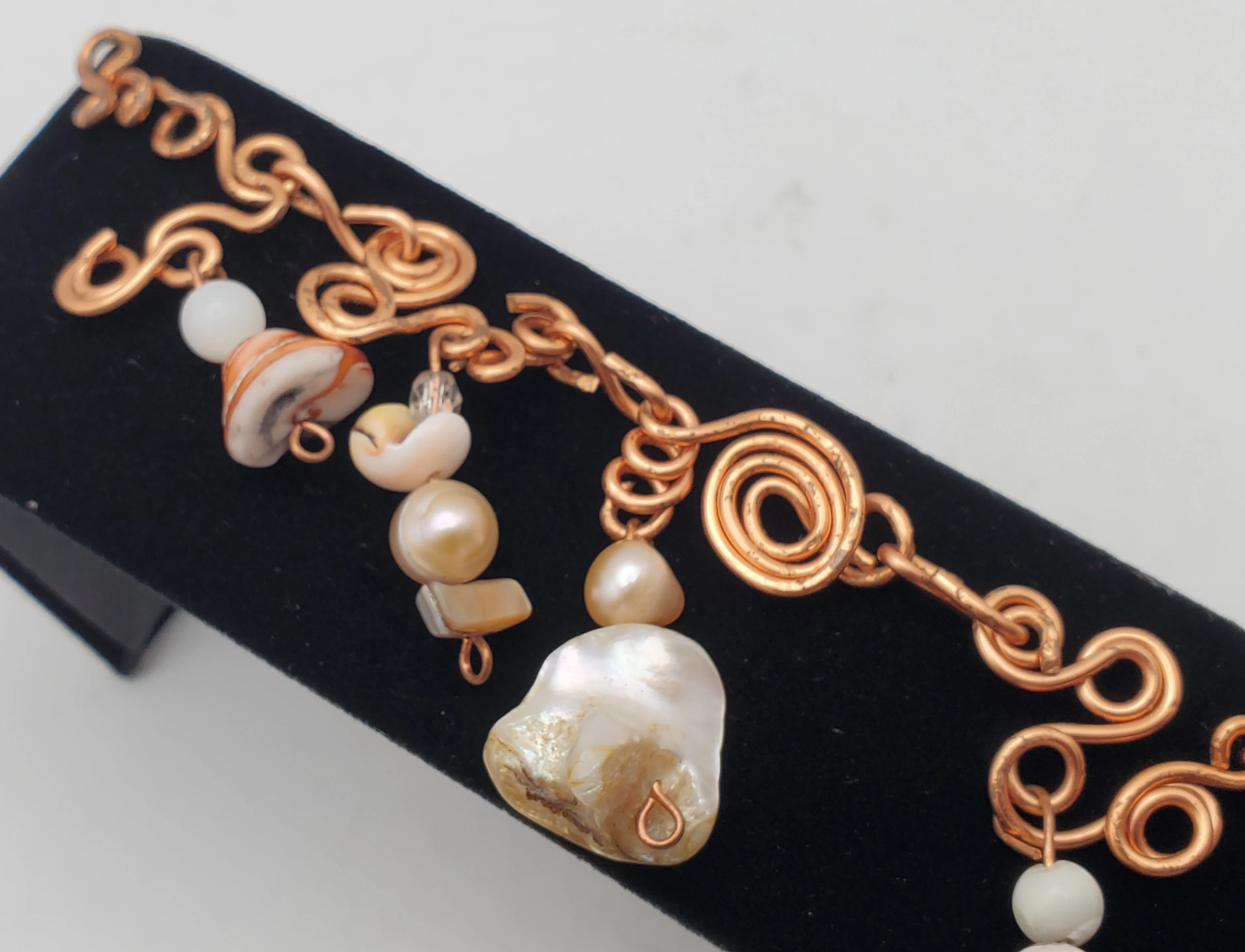 Vintage Bent Wire Copper Shell and Pearl Bracelet - 7.5"