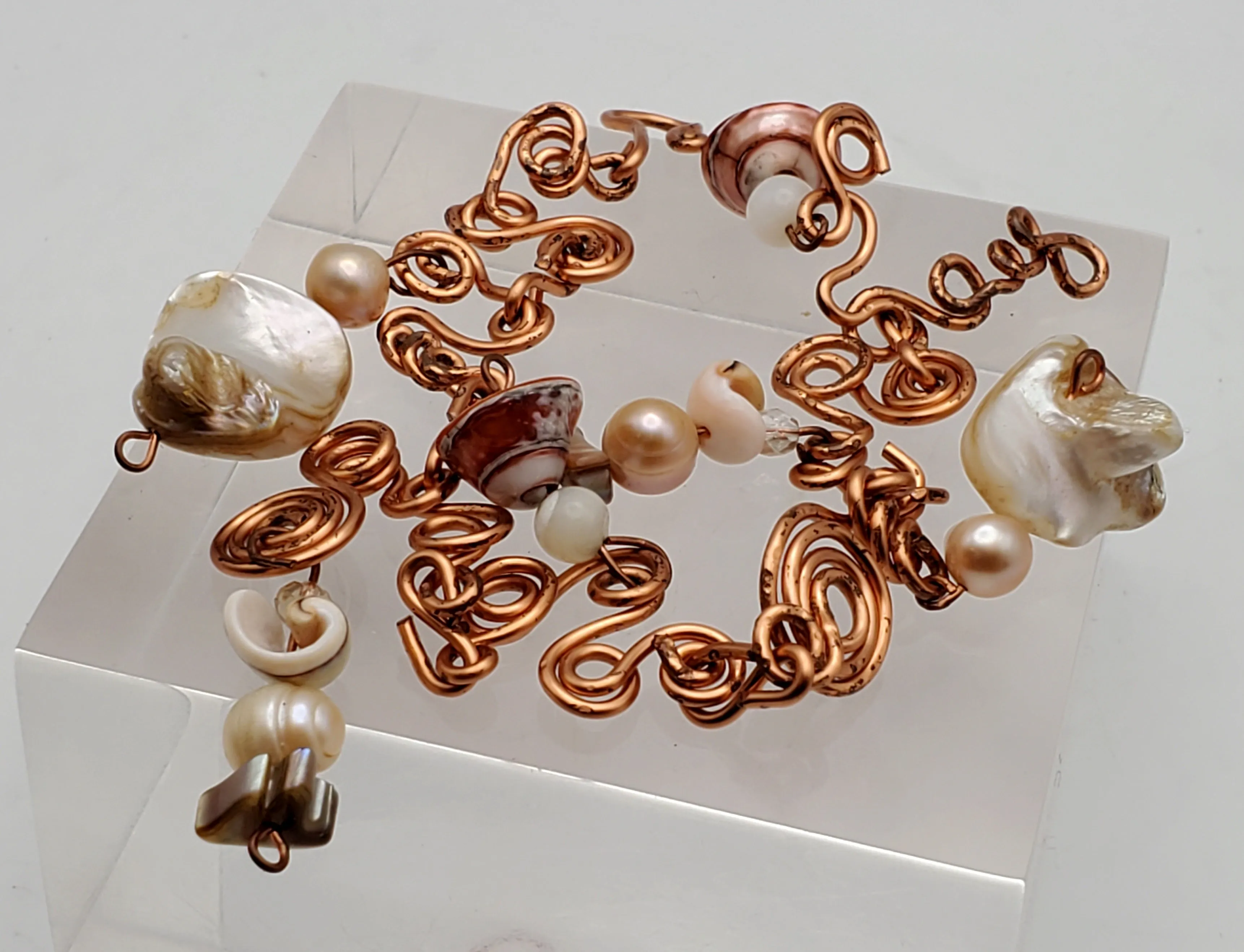 Vintage Bent Wire Copper Shell and Pearl Bracelet - 7.5"